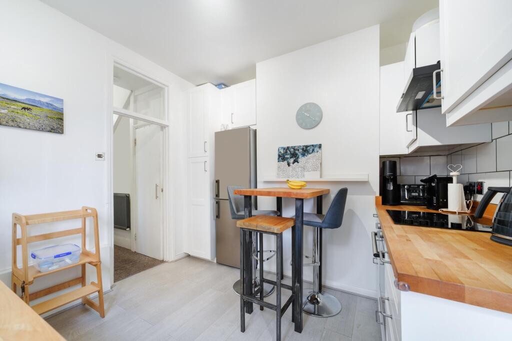 Apartment in Brentford, London Borough of Hounslow - View 5