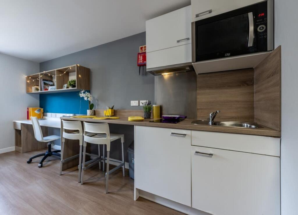Apartment in Edinburgh - More