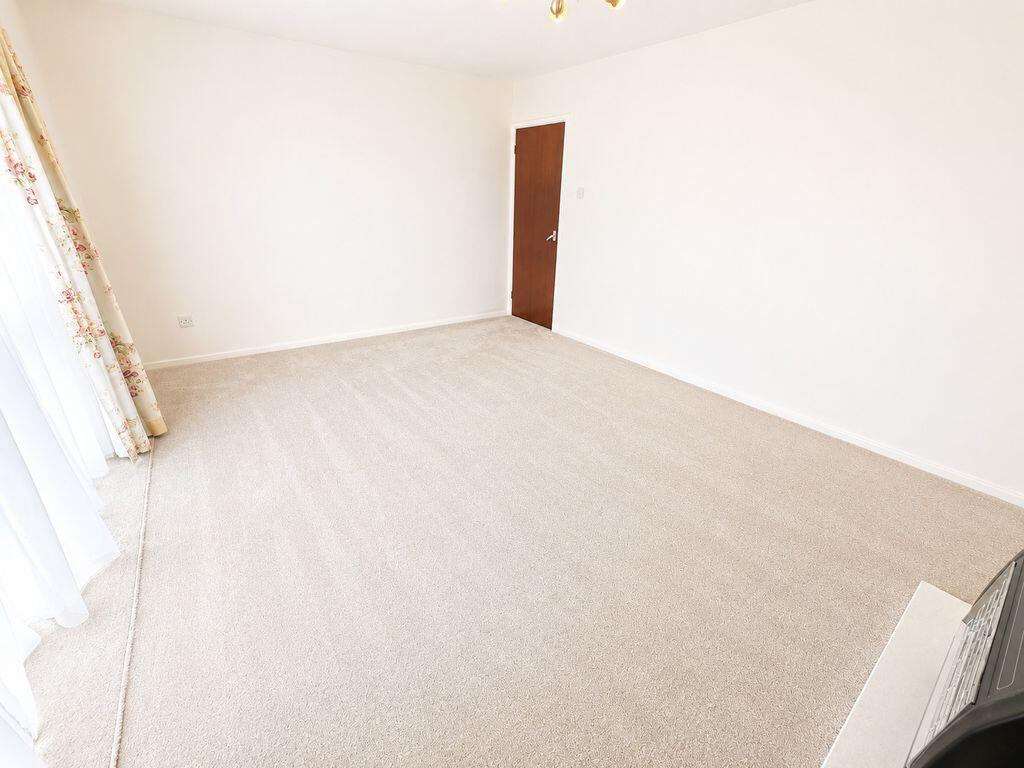 Chiltern Close, Warmley, Bristol photo 3