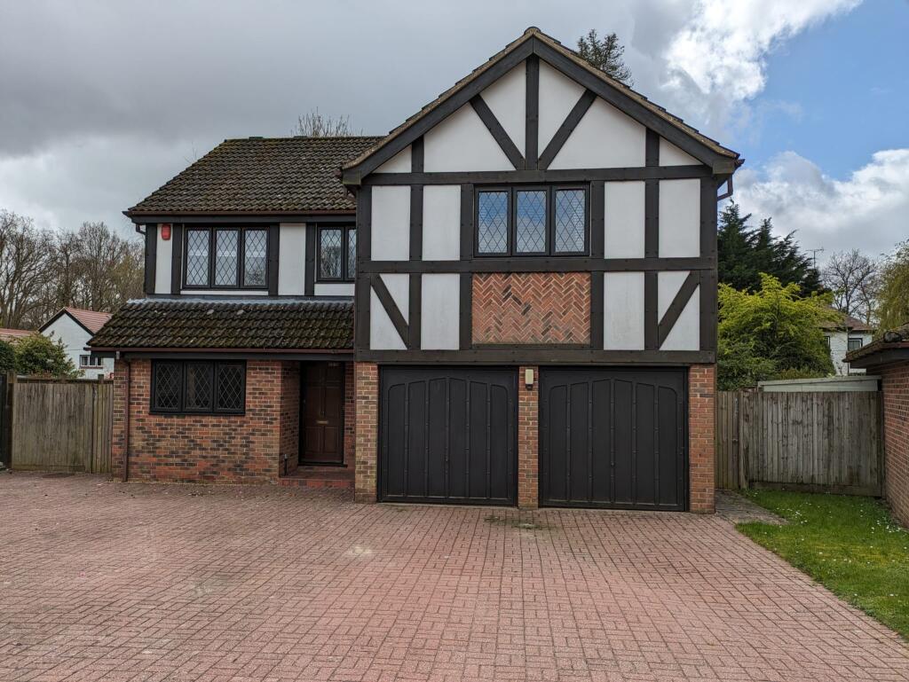 Main image of property: Hammond End, Farnham Common, SL2