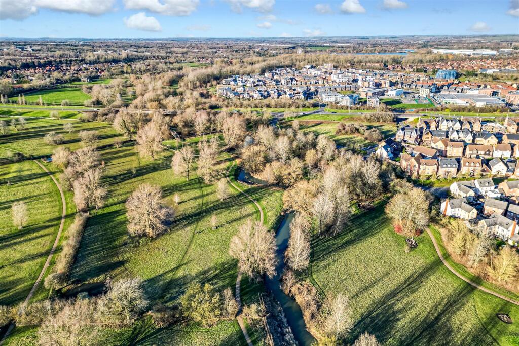 House in Milton Keynes, Monkston Park, Kents Hill, Monkston and Brinklow - View 2