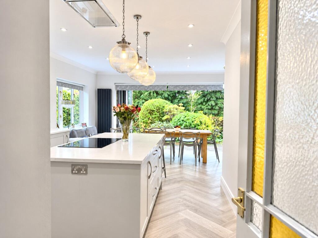 Dawstone Road, Heswall, Wirral, CH60 photo 4