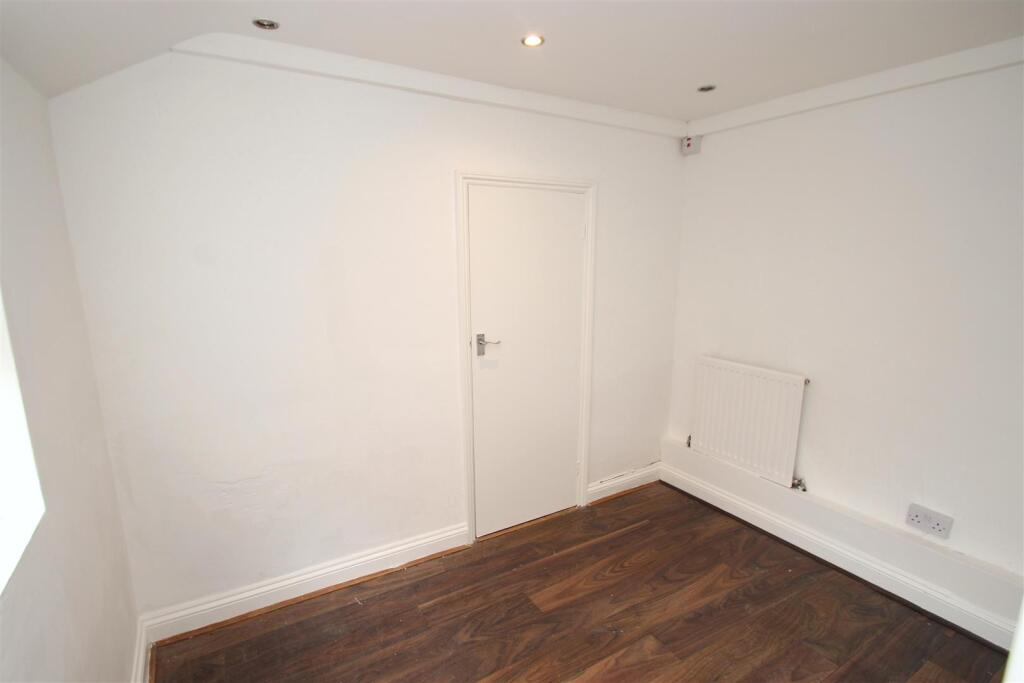 Queen Street, Rushden - View 6