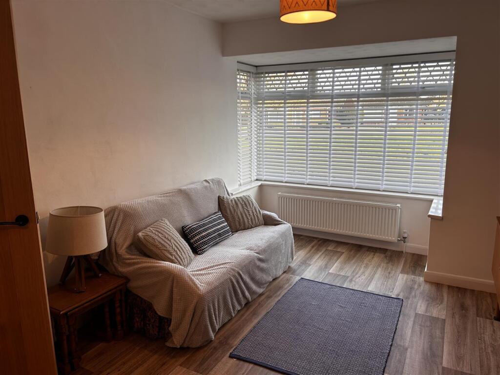 3, Nightingale Avenue, Reydon, Southwold photo 4