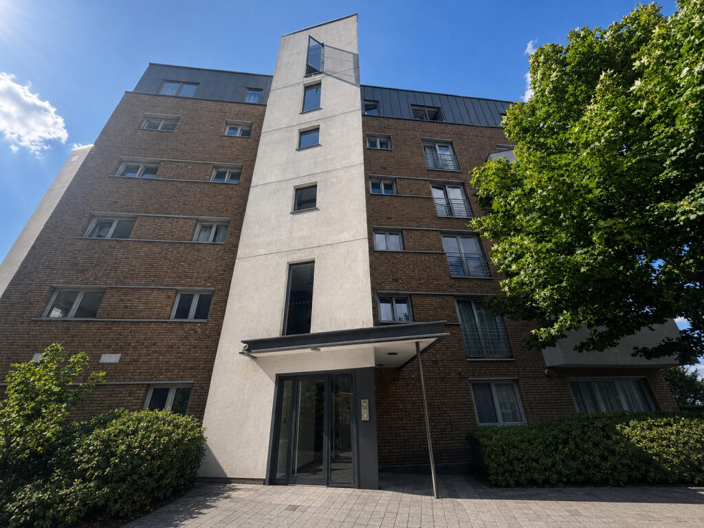 Main image of property: Butts, CV1
