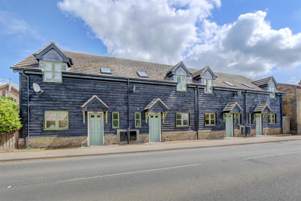 Main image of property: Hop Row, Haddenham