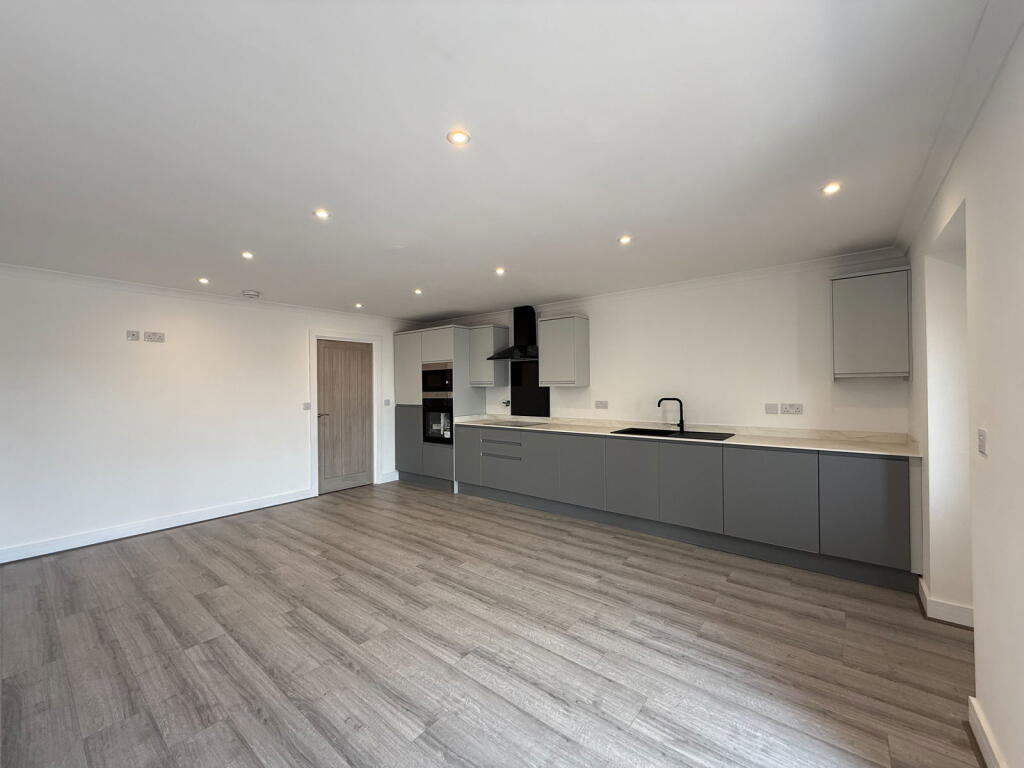 Edith Walk, Great Malvern, Worcestershire, WR14 photo 4
