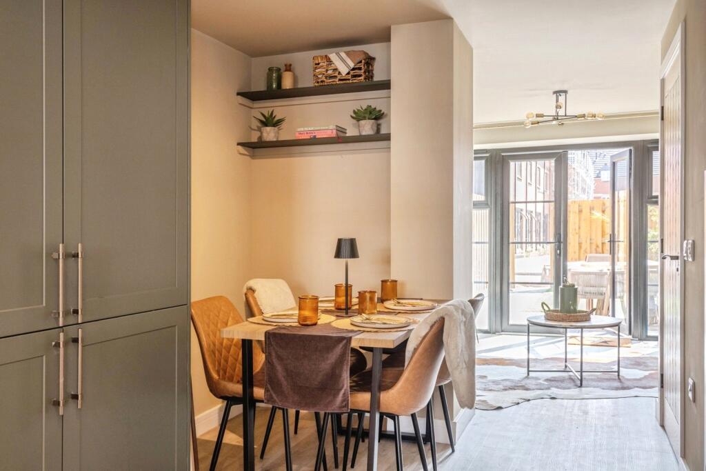 House in Bridgwater, Eastover, Somerset - View 4