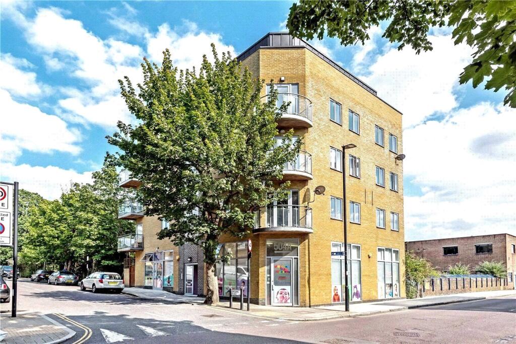 2-bed flat on Spears Road, London, N19, £525,000