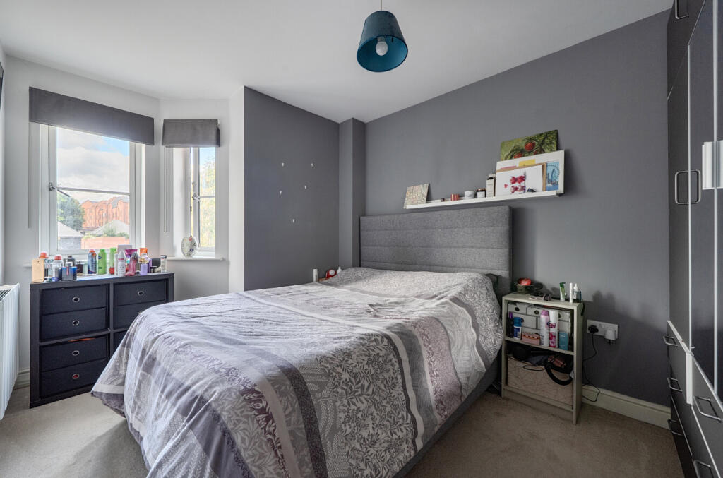 Apartment in Reading - View 4