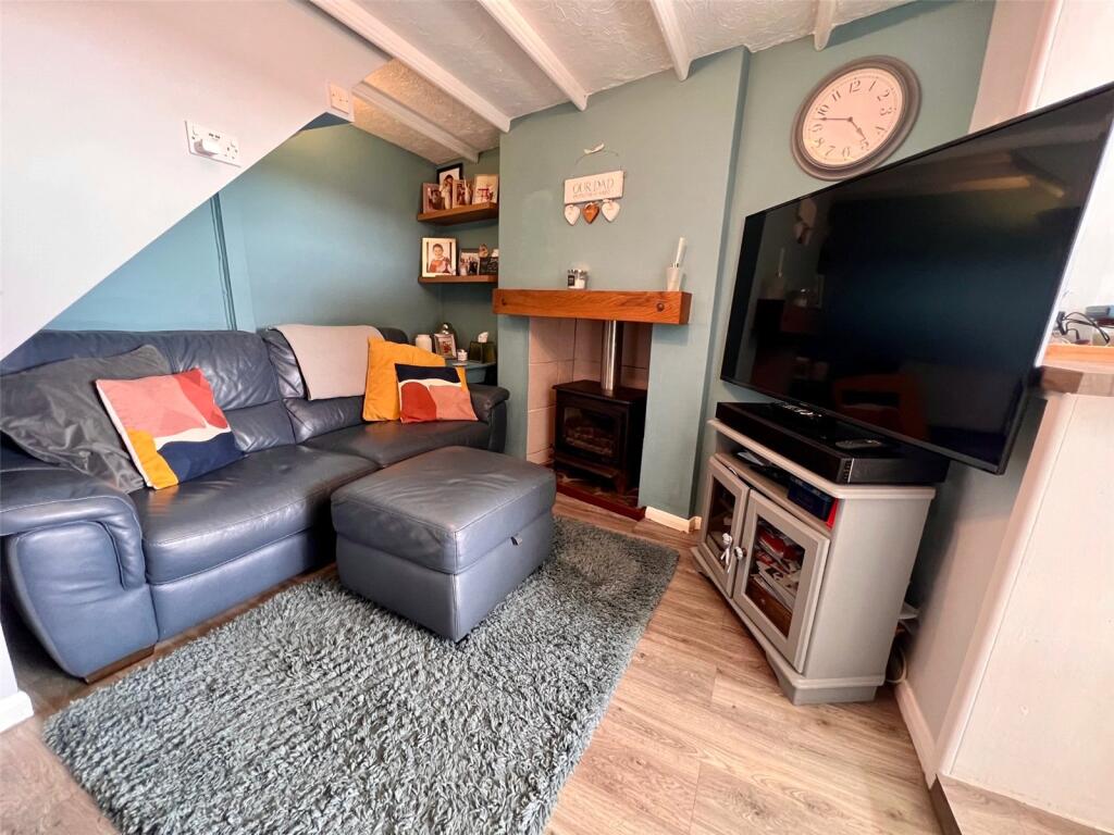 House in Milford Haven, Pembrokeshire - More