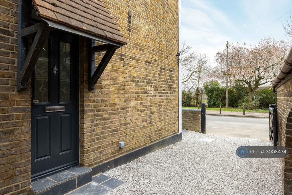 House in Spelthorne, Surrey - View 2