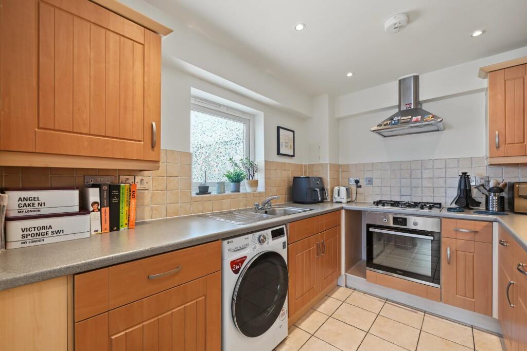 Apartment in London - View 5
