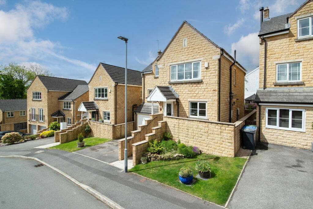 Mayhall Avenue, East Morton, West Yorkshire, BD20 photo 4