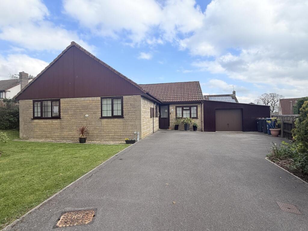 Main image of property: Davenant Close, Gillingham