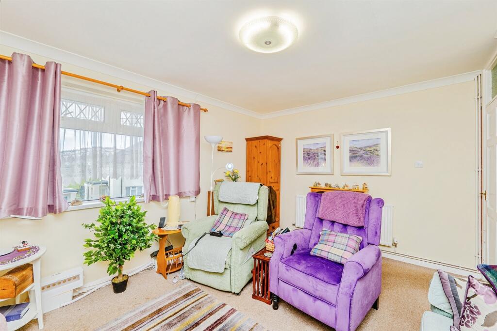 Apartment in Laleston - View 3