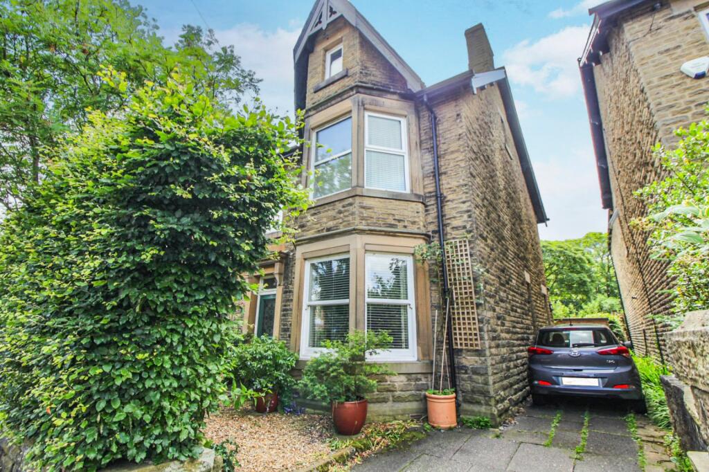 Main image of property: Sheffield Road, Glossop, Derbyshire, SK13