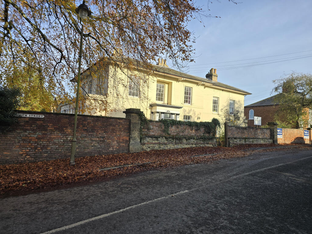 Main image of property: The Beeches, 28 South Street, Louth, Lincolnshire, LN11