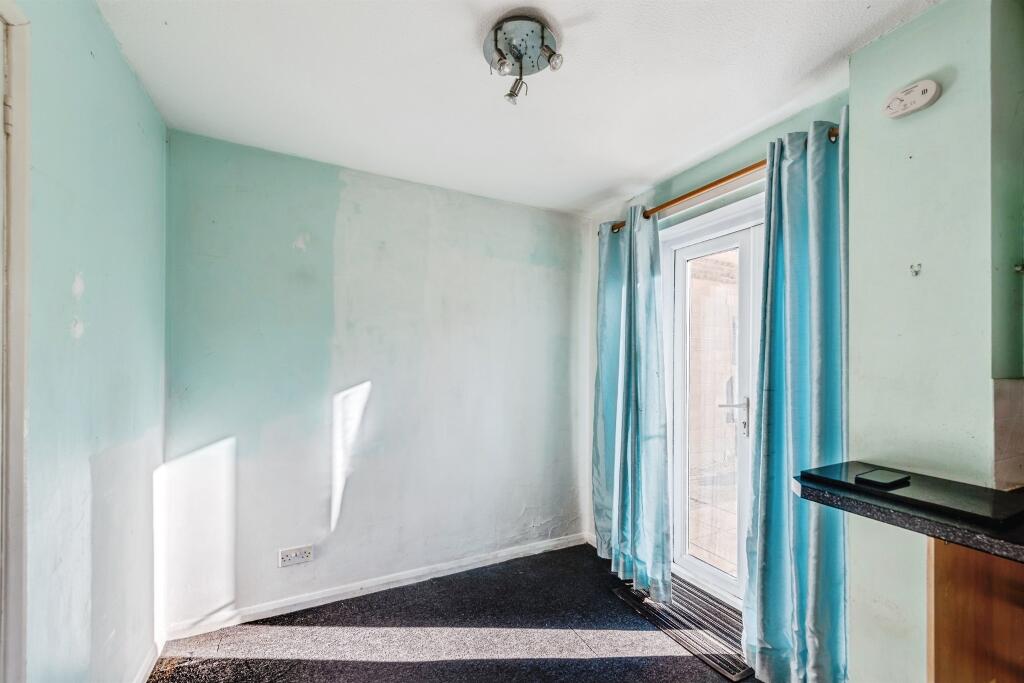 House in Swindon, West Swindon - More