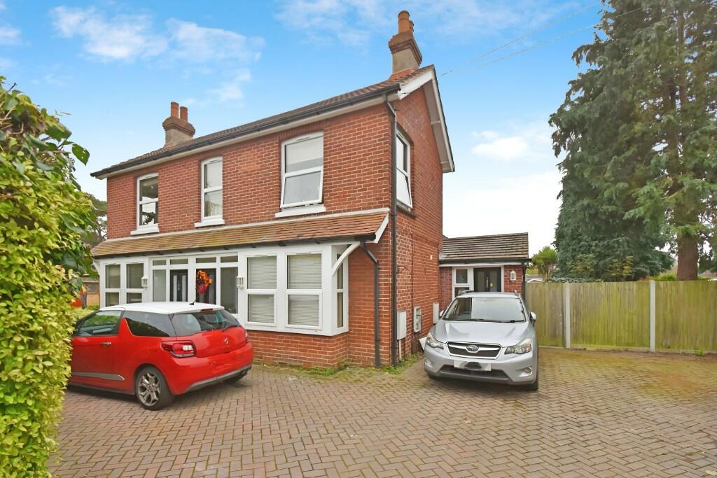 1-bed flat on Osborne Road, Warsash SO31, £209,500
