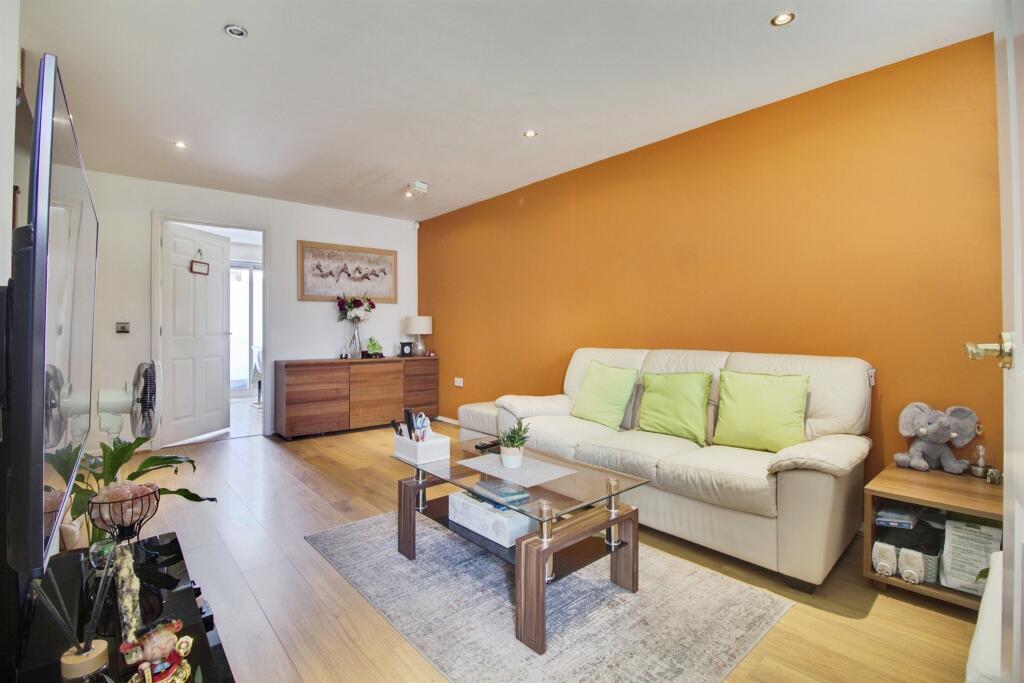 Additional image 2 of Dragon Road, Hatfield