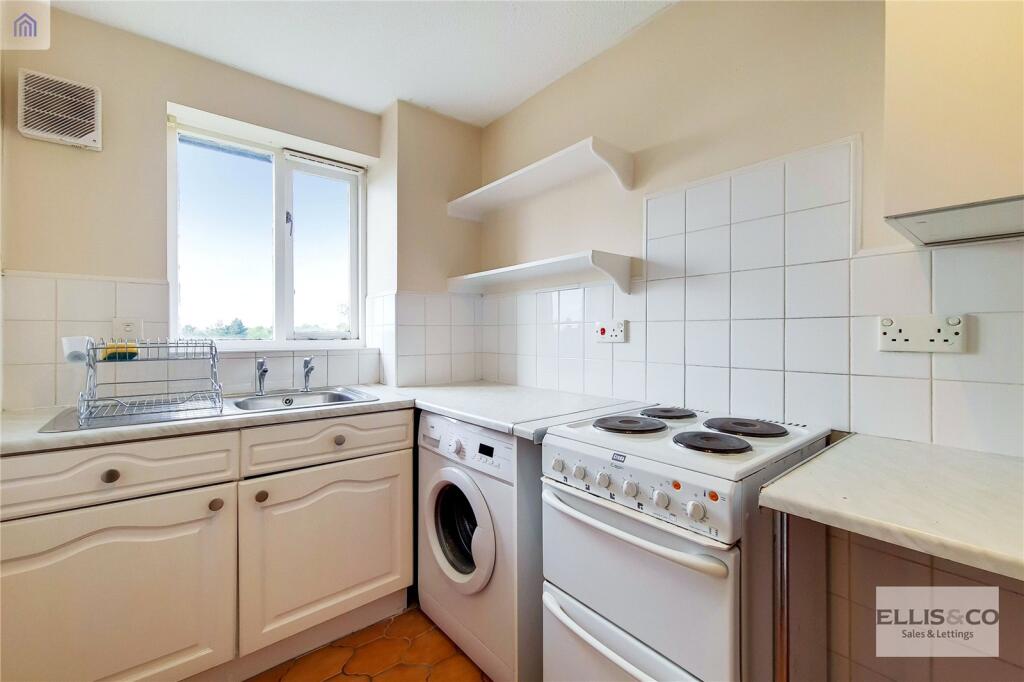 Apartment in Enfield - More