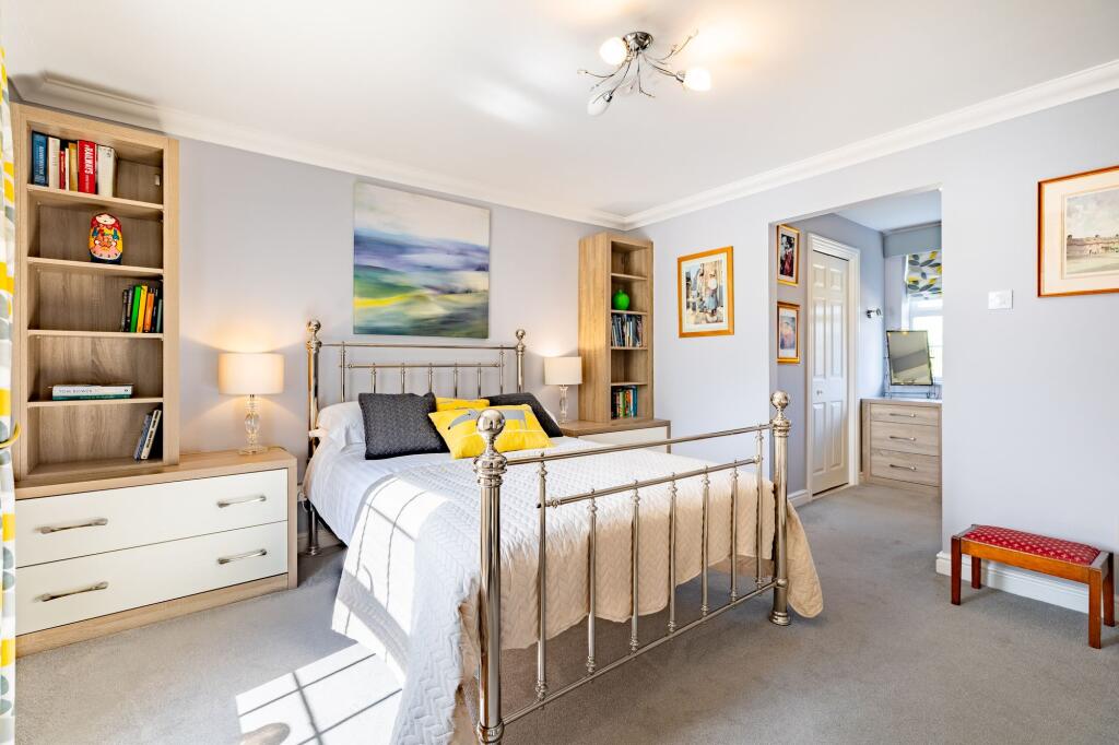 Monellan Crescent, Caldecotte, MK7 photo 4