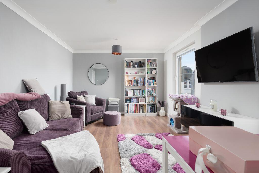 Apartment in Kelty, Fife - View 5