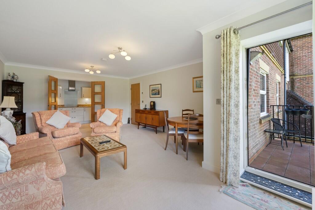 Cavendish House, Tudor Court, Bramshott place, Liphook, Hampshire, GU30  photo 4