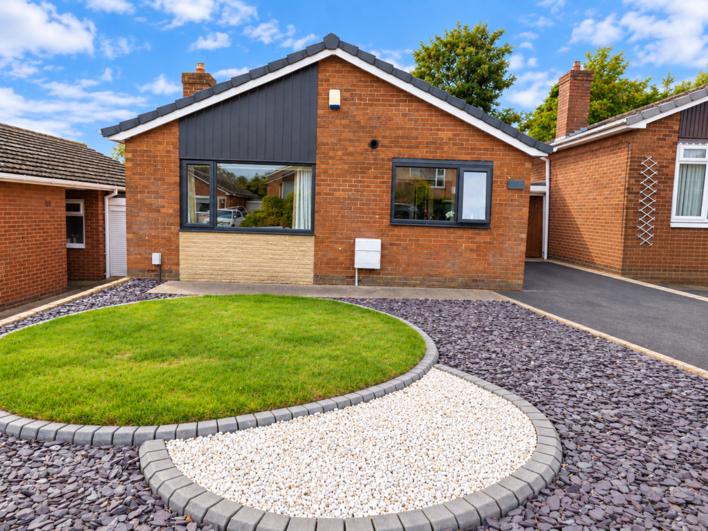 2-bed detached on Springfield Park, Mirfield, WF14 9PE, £285,000