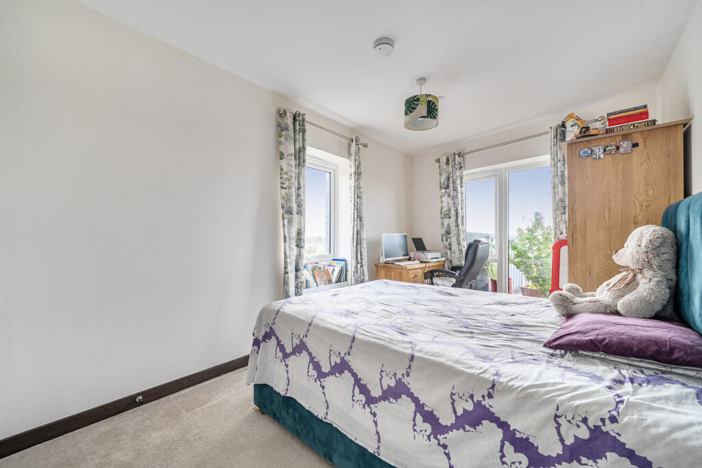 Apartment in Watford - More