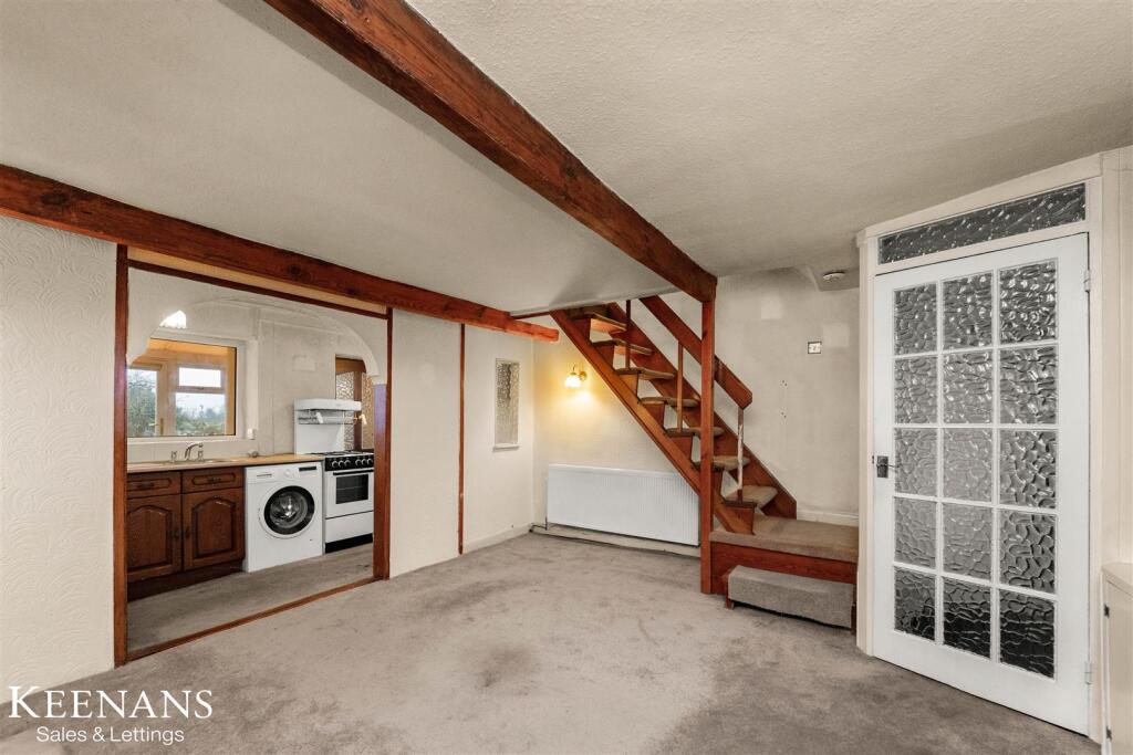 2-bed house on Wheatley Lane Road, Fence, Burnley, £130,000