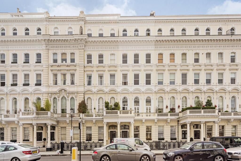 Apartment in London, South Kensington - More