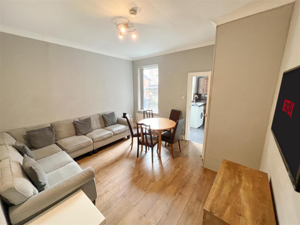 House in Sheffield, South Yorkshire - View 3