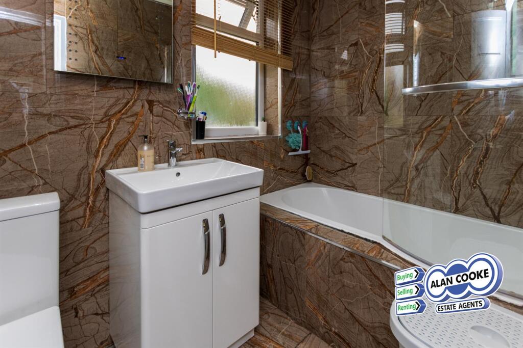 Blackmoor Road, Alwoodley photo 4