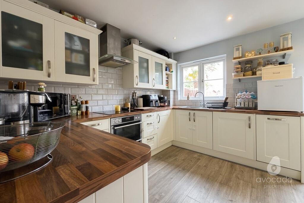 House in Reading, Warfield - View 2