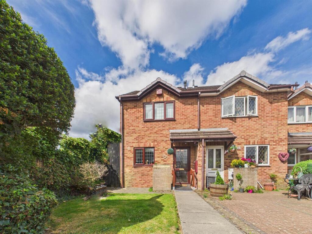 Main image of property: Dawes Close, Stoke, Coventry * VACANT & NO UPWARD CHAIN *
