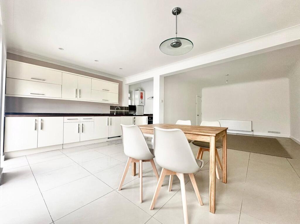 House in London - View 2