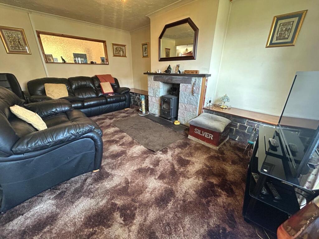 House in Llanfairpwllgwyngyll, Pentre Isaf, Llanfair Pwllgwyngyll - View 3