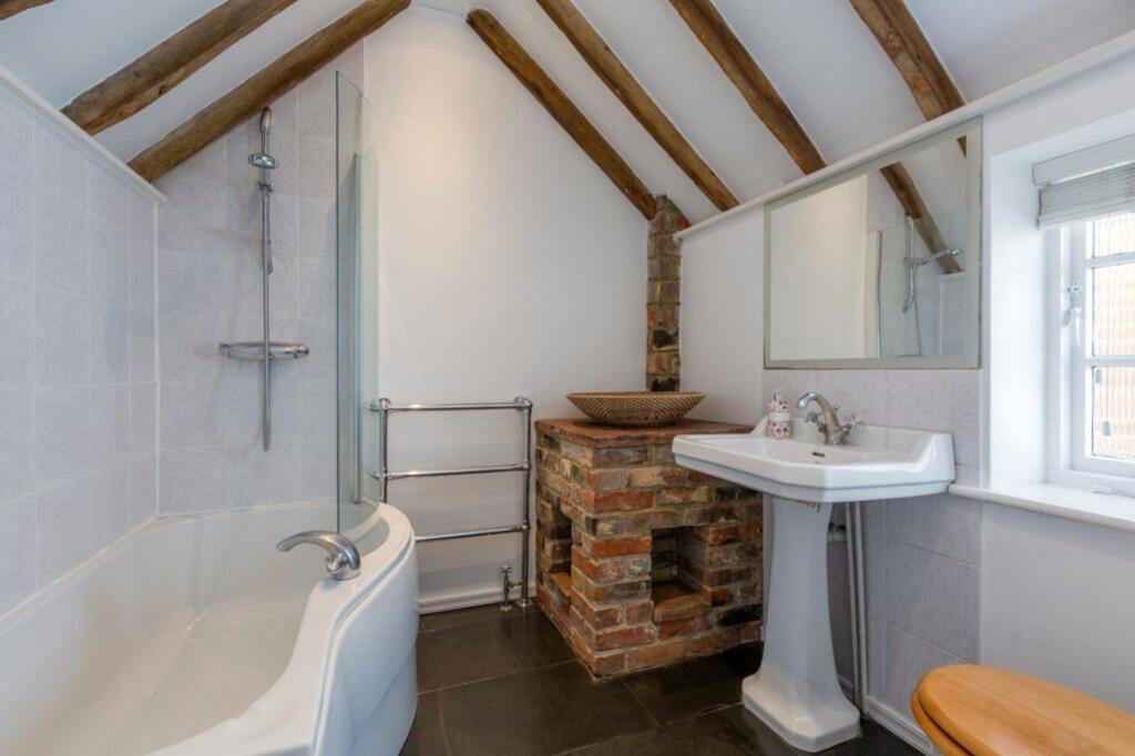 House in Tonbridge - More