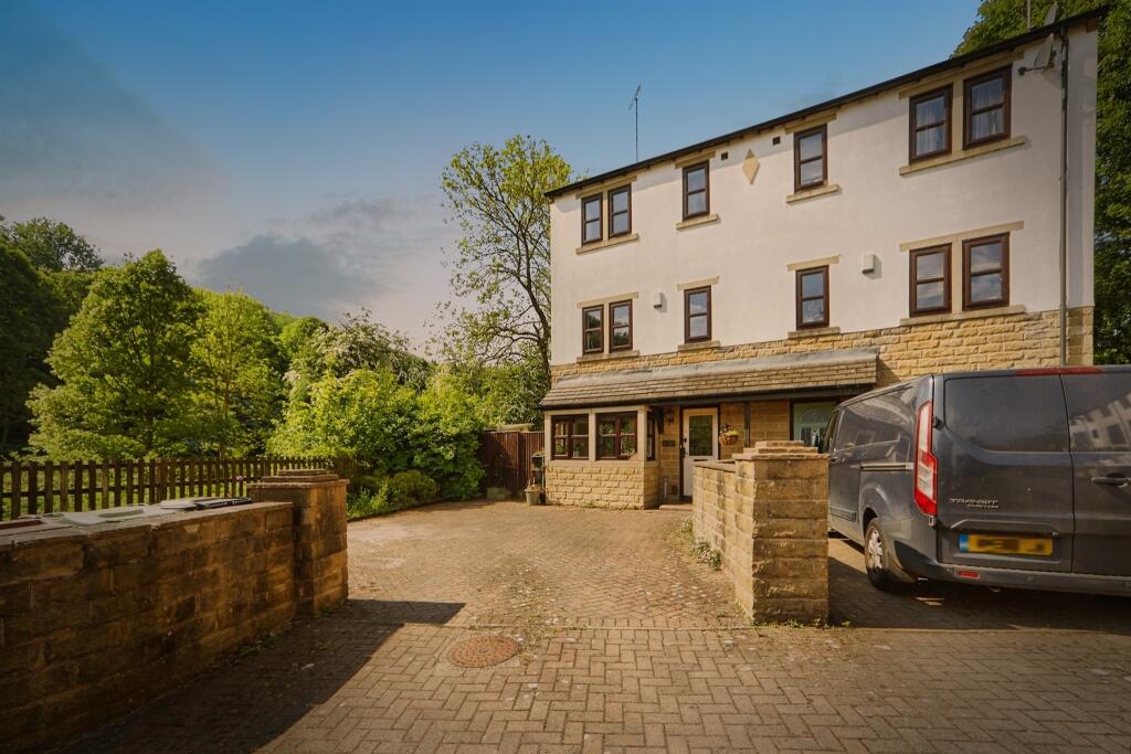 Main image of property: Tawny Beck, Leeds