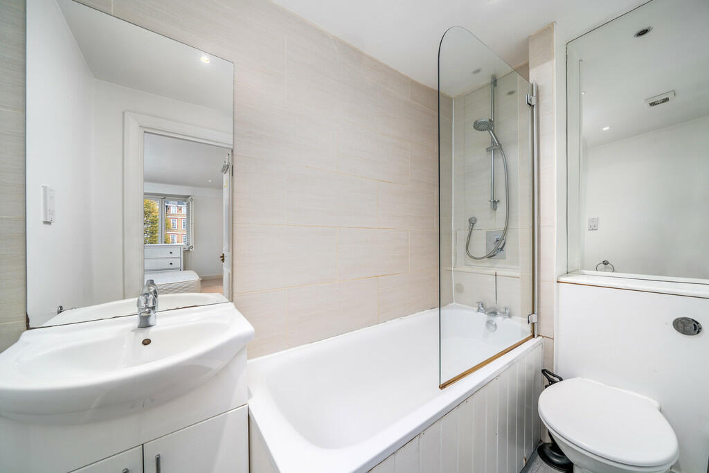 Apartment in London - More