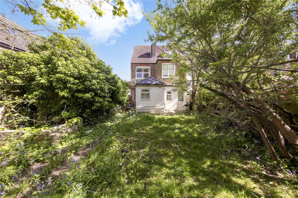 House in London - View 2