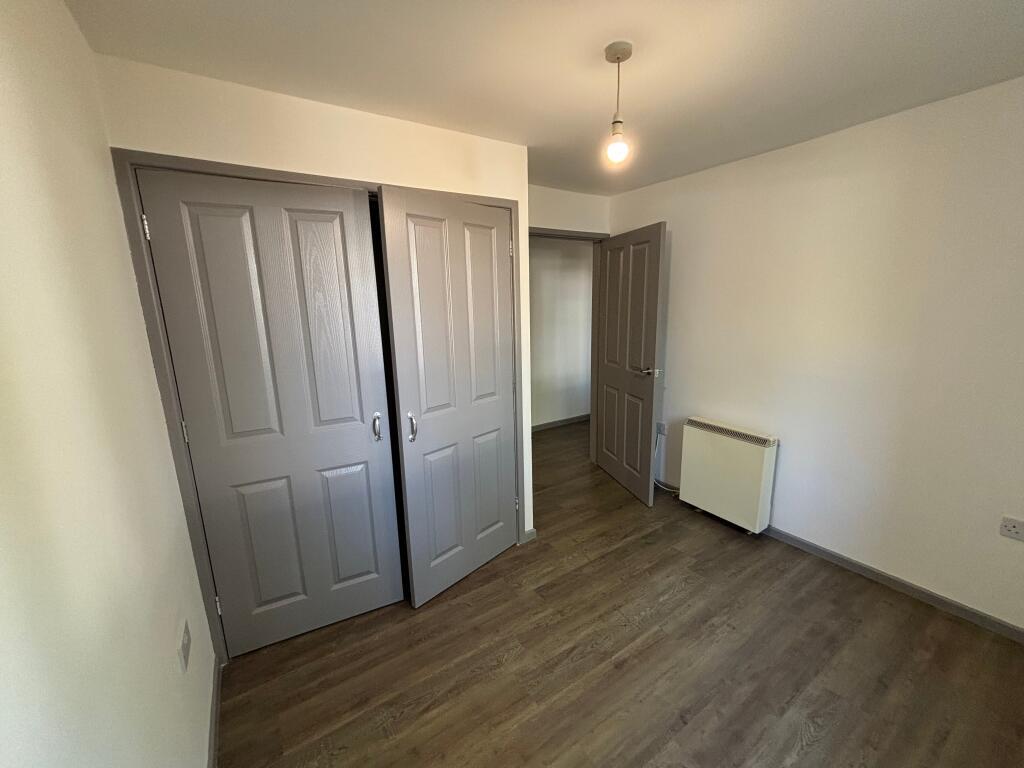 Apartment in Wirral, Liverpool City Region - View 5
