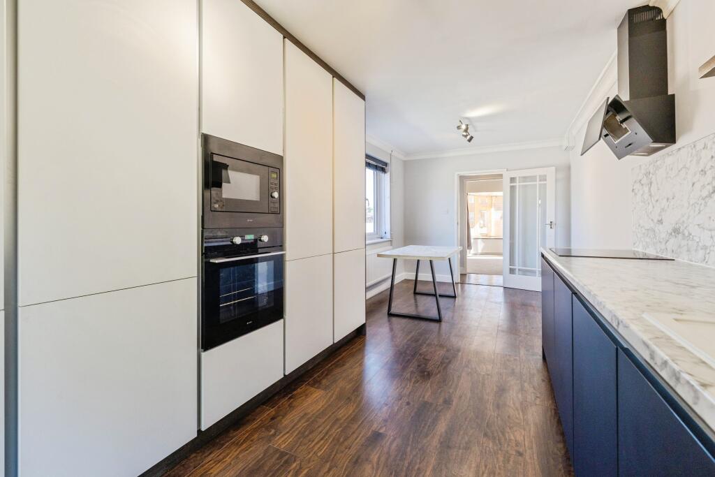House in Lincoln - View 4