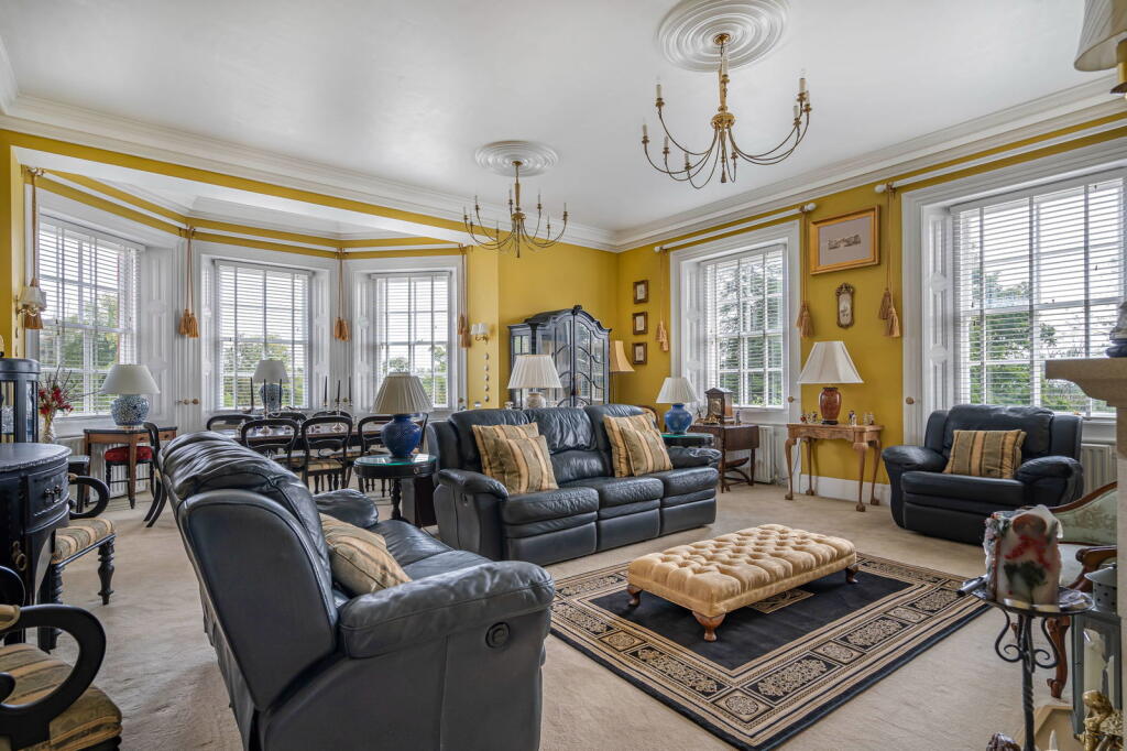 Nanhurst Park, Elmbridge Road, Cranleigh GU6 8JX photo 3