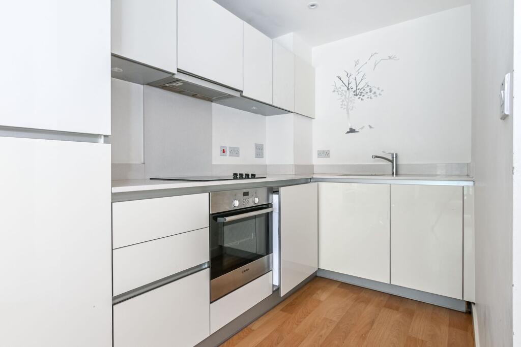 Apartment in London - View 2