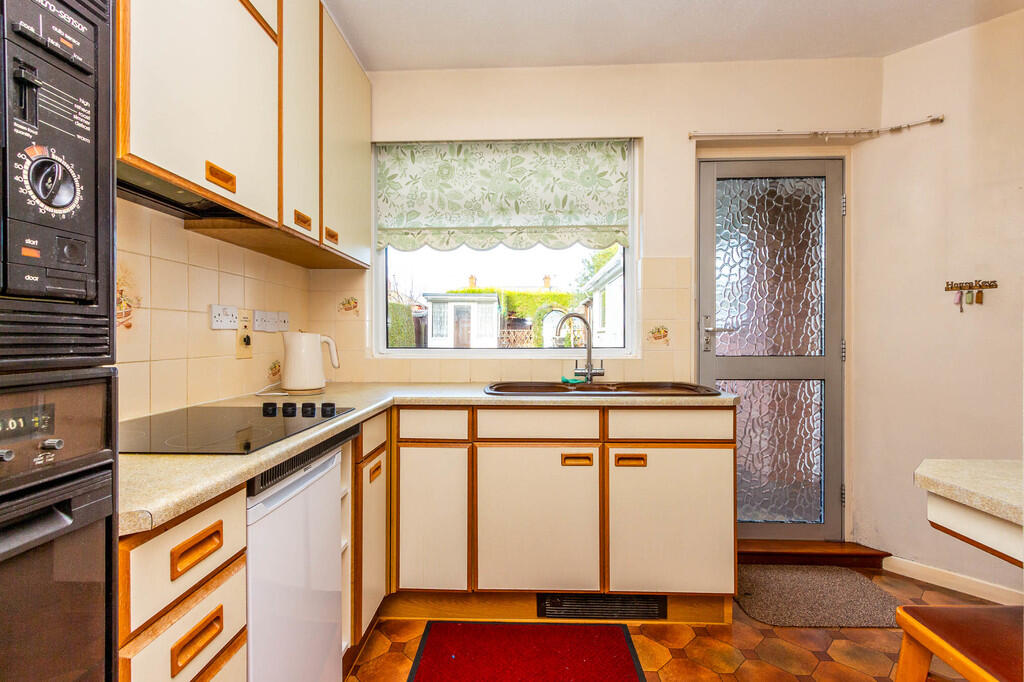 House in Rushden, North Northamptonshire - View 5
