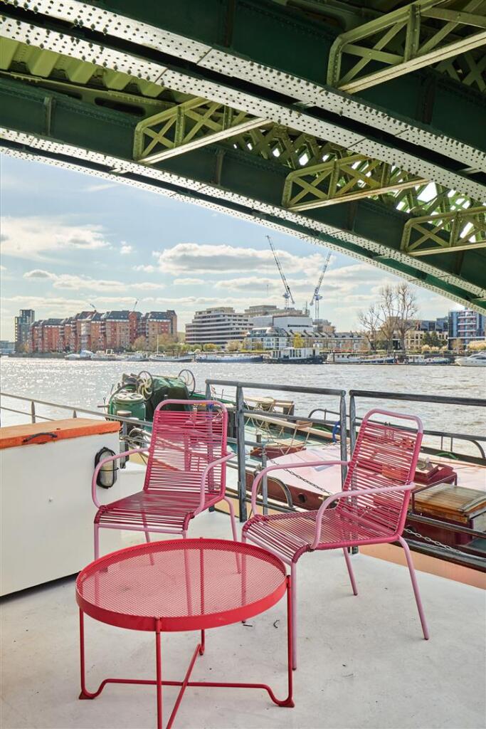 2 bedroom house boat for rent