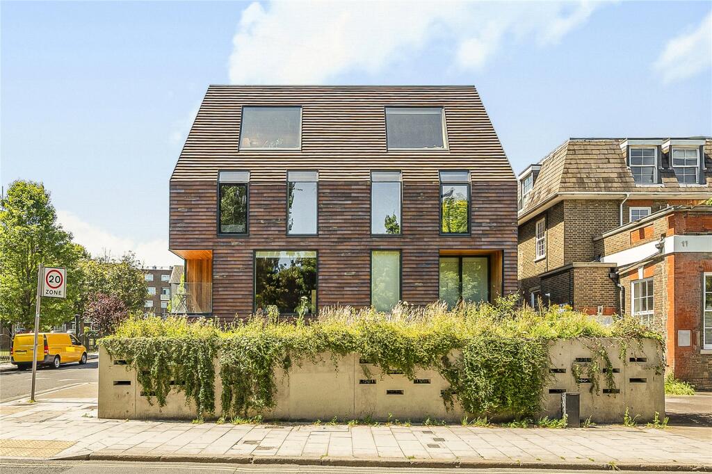 Main image of property: 114 Peckham Rye, London, SE15